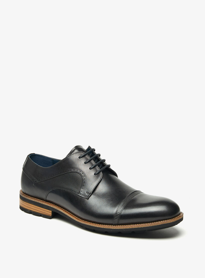 حذاء ديربي بارز الملمس برباط إغلاق للرجال من دوتشيني-men-shoes-formalshoes-image-1